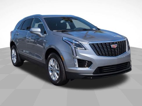 New 2025 Cadillac XT5 Luxury image 3
