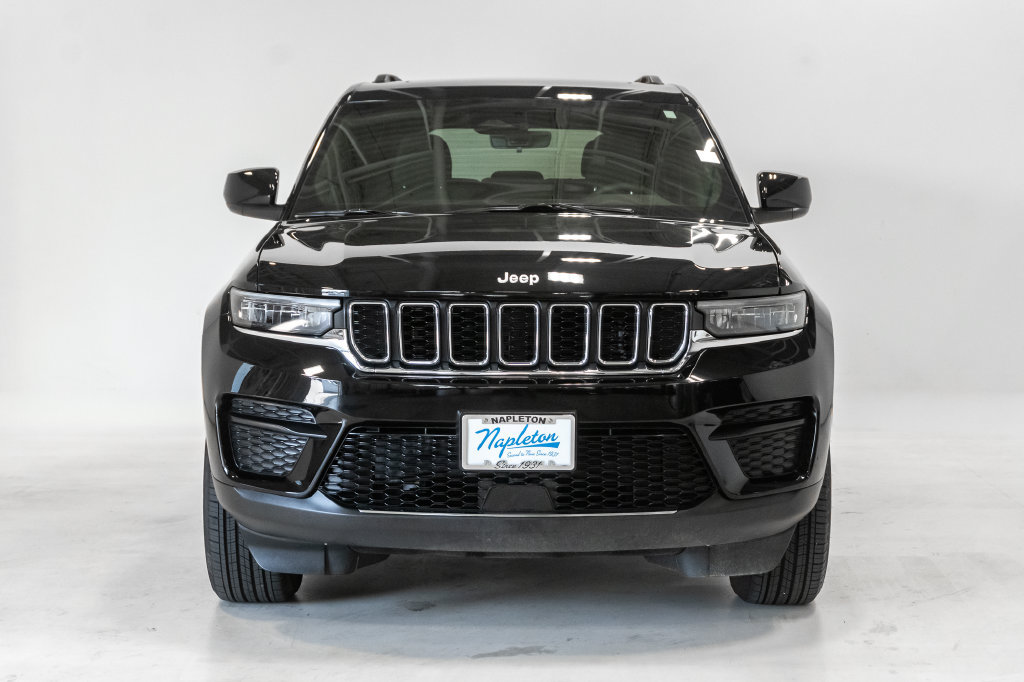 Used 2025 Jeep Grand Cherokee Laredo X w/ Luxury Tech Group I AWD/4WD image 5