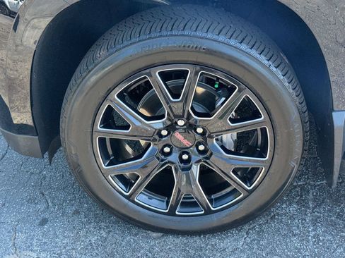 Used 2024 GMC Yukon XL Denali RWD image 12