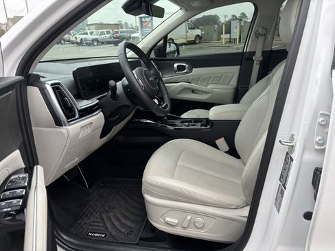 Used 2024 Kia Sorento SX image 2