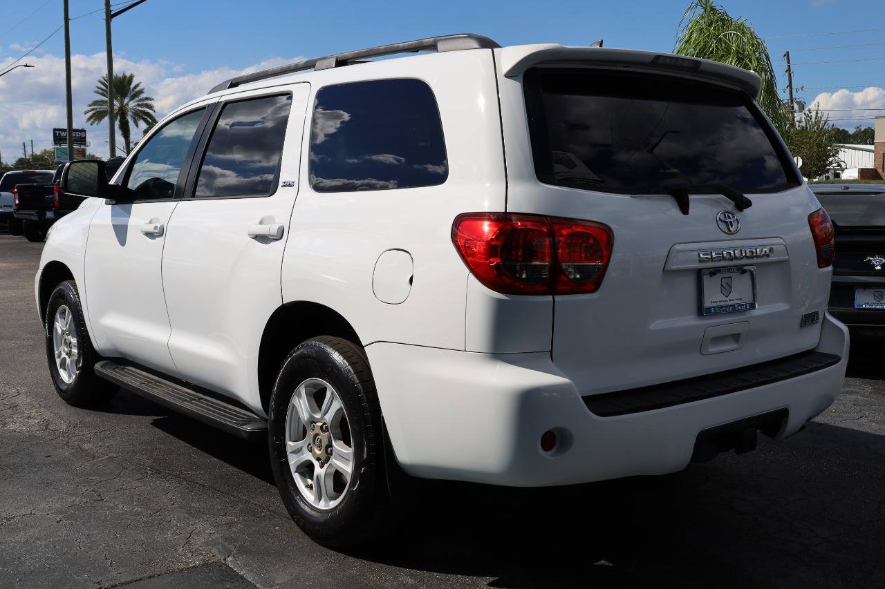 Used 2013 Toyota Sequoia SR5 RWD image 4