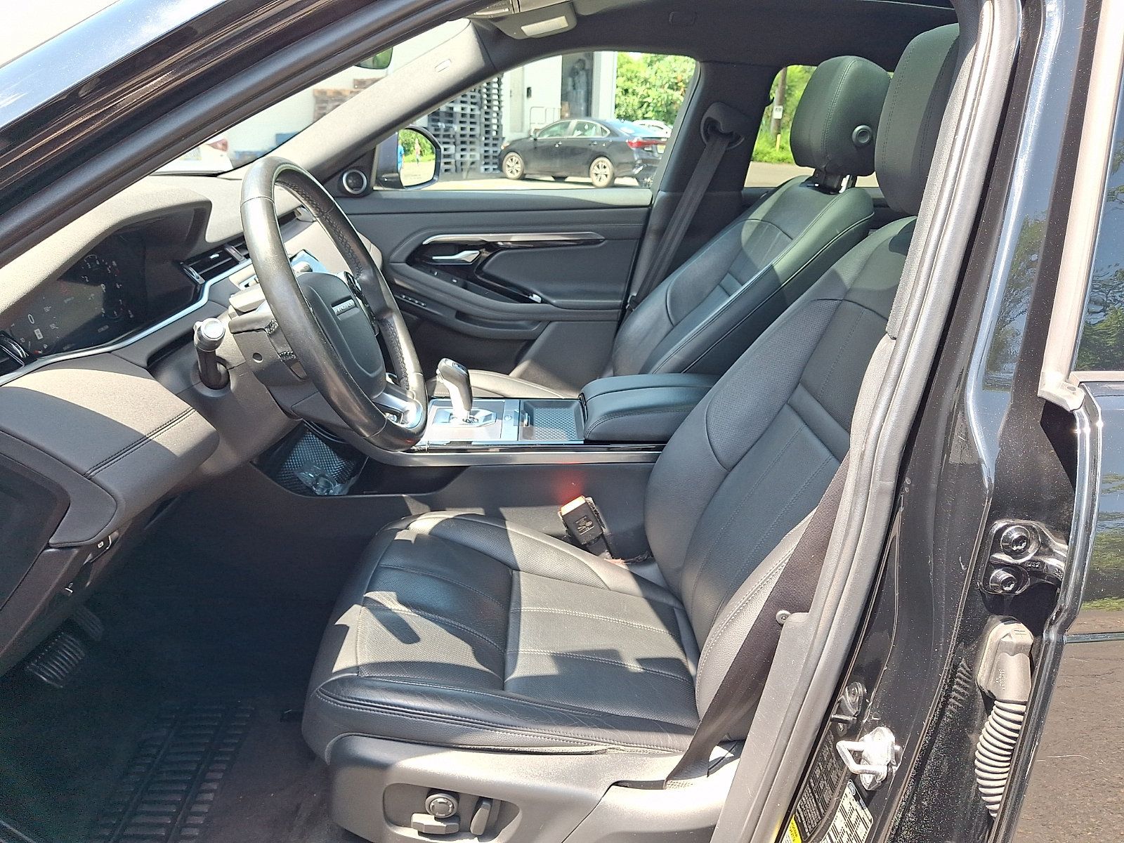 Used 2020 Land Rover Range Rover Evoque SE AWD/4WD image 13