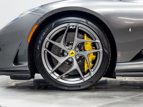 Used 2020 Ferrari 812 Superfast RWD image 33