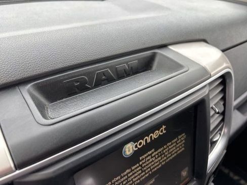Used 2017 RAM 1500 Classic SLT w/ SLT Plus D￩cor Group image 21