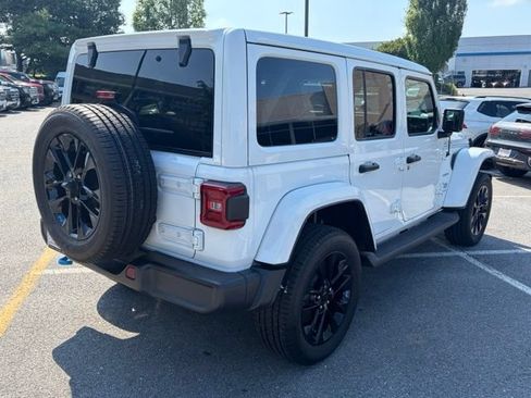 Used 2023 Jeep Wrangler Unlimited Sahara w/ Cold Weather Group AWD/4WD image 8
