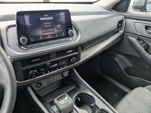 Used 2024 Nissan Rogue SV AWD/4WD image 19