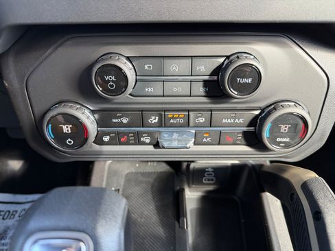 New 2026 Ford Bronco Badlands image 21