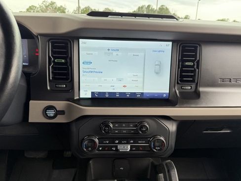 Used 2023 Ford Bronco Wildtrak image 19