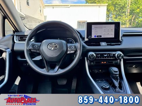 Used 2025 Toyota RAV4 XLE AWD/4WD image 35