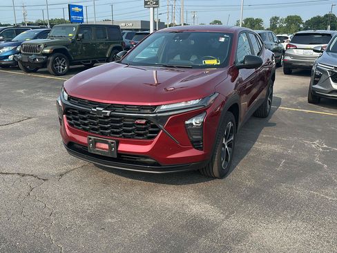 Used 2024 Chevrolet Trax RS w/ Driver Confidence Package FWD image 5