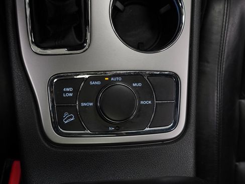 Used 2018 Jeep Grand Cherokee Limited AWD/4WD image 23