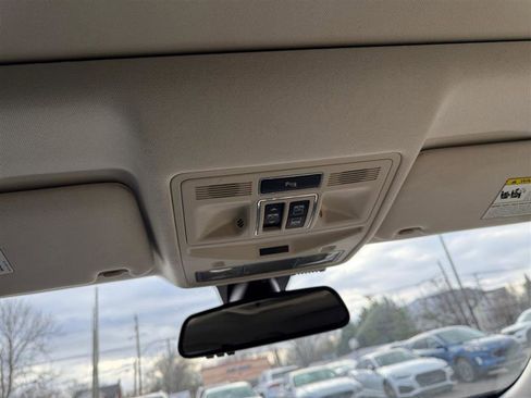 Used 2015 Jaguar XJ image 29