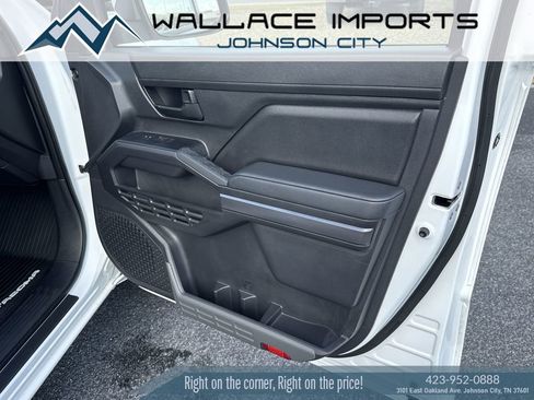 Used 2025 Toyota Tacoma SR5 image 36