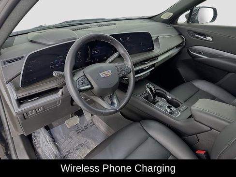 Used 2024 Cadillac XT4 Premium Luxury w/ Technology Package image 16
