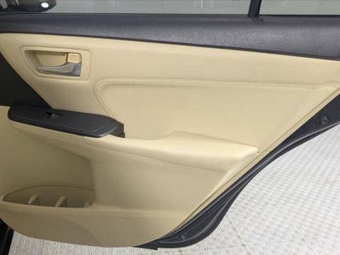 Used 2016 Toyota Camry XLE image 18