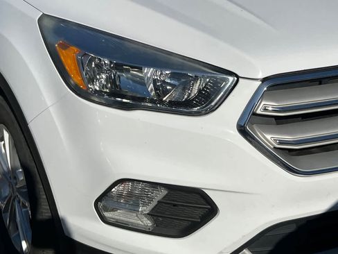 Used 2019 Ford Escape SE FWD image 14