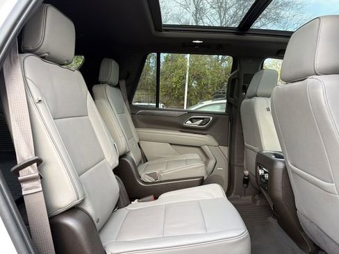 Used 2022 GMC Yukon SLT w/ SLT Premium Package image 21