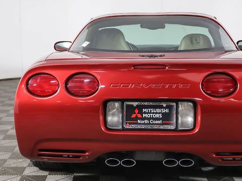 Used 2004 Chevrolet Corvette Coupe w/ Preferred Equipment Group RWD image 10
