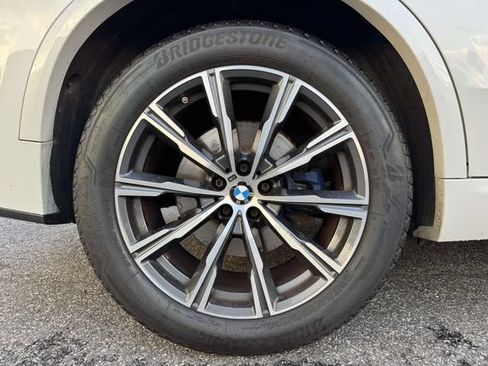 Used 2022 BMW X5 xDrive40i w/ M Sport Package AWD/4WD image 12