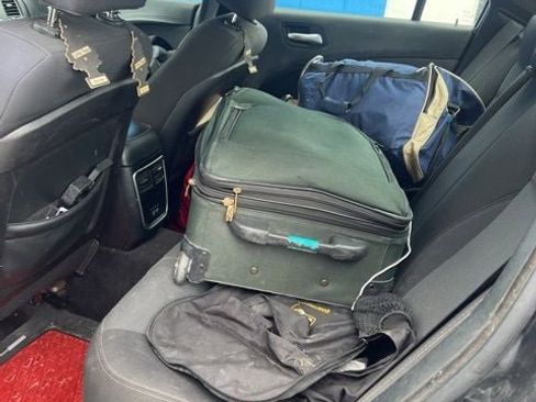 Used 2017 Dodge Charger SE image 10