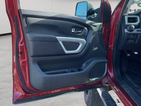 Used 2017 Nissan Titan PRO-4X w/ Pro-4x Convenience Package AWD/4WD image 47
