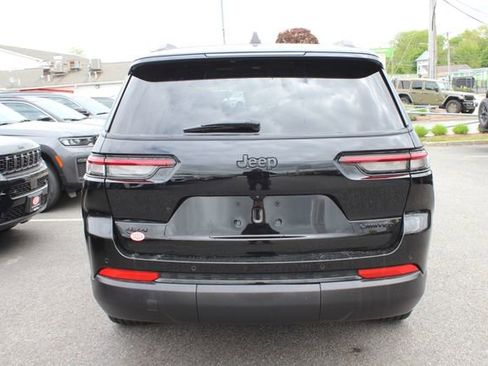 Used 2024 Jeep Grand Cherokee L Limited w/ Black Appearance Package AWD/4WD image 32