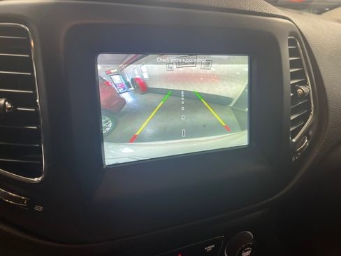 Used 2021 Jeep Compass Latitude w/ Convenience Group FWD image 21