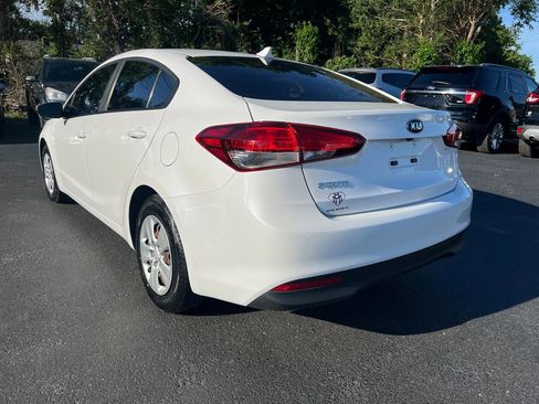 Used 2017 Kia Forte LX w/ LX Popular Package FWD image 3