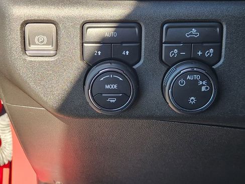 Used 2023 Chevrolet Silverado 1500 LT image 21