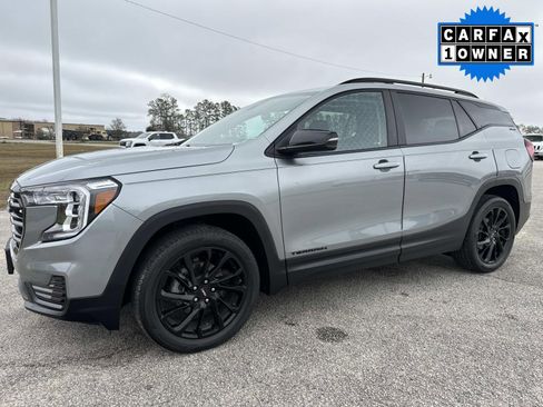 Certified 2023 GMC Terrain SLE w/ Driver Convenience Package image 8