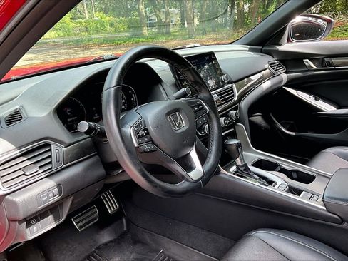Used 2018 Honda Accord Sport image 14