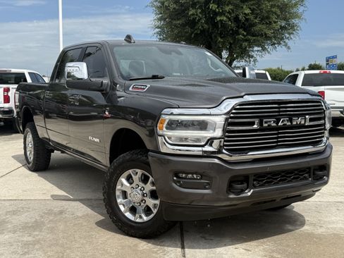 Used 2024 RAM 2500 Laramie w/ Safety Group AWD/4WD image 2