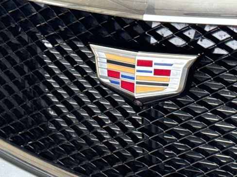 Used 2024 Cadillac XT5 Sportv w/ Technology Package AWD/4WD image 9