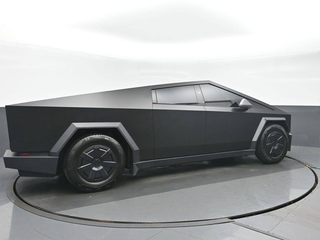 Used 2025 Tesla Cybertruck AWD Crew Cab image 3