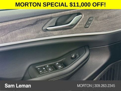 New 2025 Jeep Grand Cherokee L Limited w/ Black Appearance Package image 18