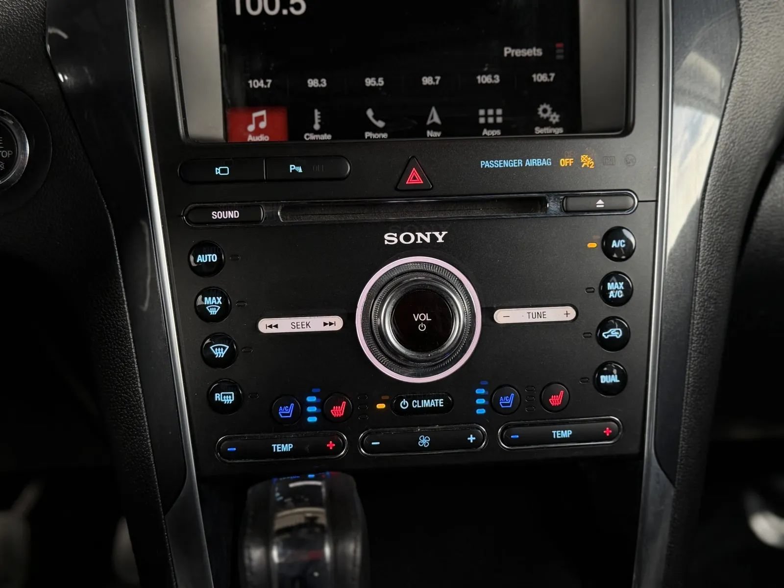 Used 2018 Ford Explorer Sport w/ Equipment Group 401A AWD/4WD image 37