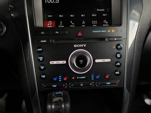 Used 2018 Ford Explorer Sport w/ Equipment Group 401A AWD/4WD image 37