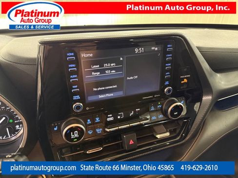 Used 2021 Toyota Highlander XSE FWD image 19