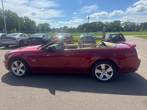 Used 2006 Ford Mustang GT RWD image 8