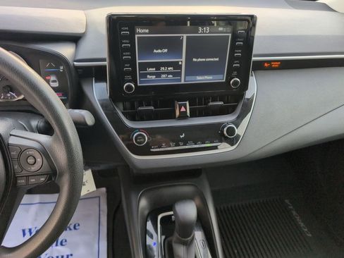 Used 2020 Toyota Corolla LE image 18