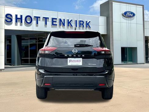 Used 2024 Nissan Rogue SV AWD/4WD image 7