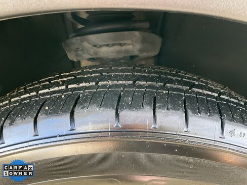 Used 2022 Chevrolet Bolt EUV LT w/ Convenience Package image 71