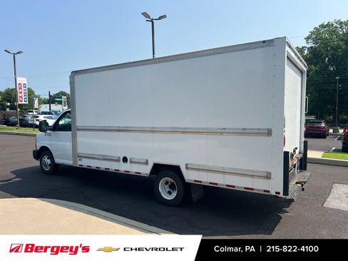 Used 2015 GMC Savana 3500 RWD image 6