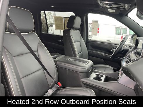 Used 2024 GMC Yukon XL SLT w/ SLT Premium Package image 30