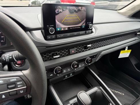 Certified 2025 Honda Accord SE image 25