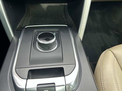 Used 2018 Land Rover Discovery Sport HSE image 33