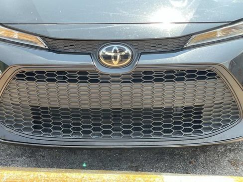 Used 2022 Toyota Corolla LE FWD image 7
