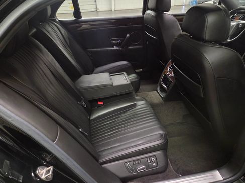 Used 2018 Bentley Flying Spur V8 AWD/4WD image 38