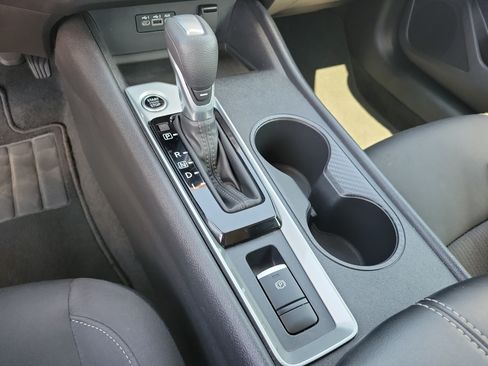 Used 2025 Nissan Altima 2.5 SV AWD/4WD image 19