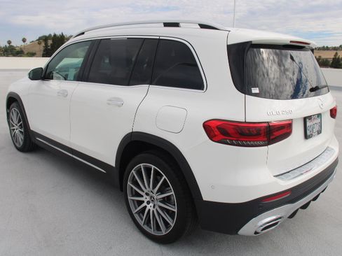 Used 2022 Mercedes-Benz GLB 250 4MATIC image 5